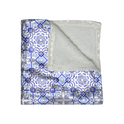 Blanket with Geometric Design in Blue - Artmakeyourmark.com